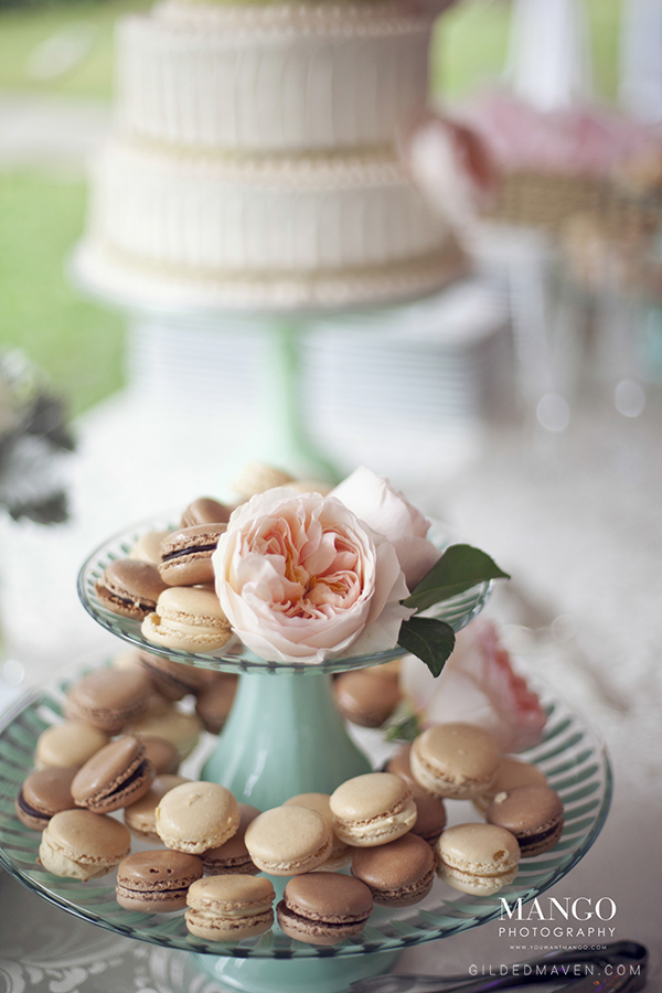 Personalized CAKE STAND TUTORIAL!! Perfect idea for a #wedding reception! GildedMaven.com 