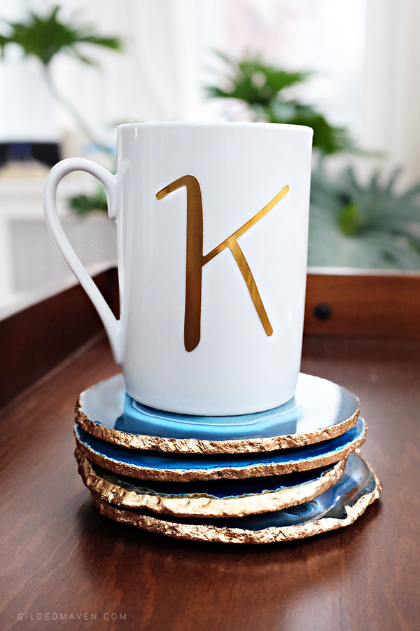 DIY Anthropologie style Gilded Agate Coaster Set Tutorial! This is SO easy and beautiful! Great gift idea too! GildedMaven.com