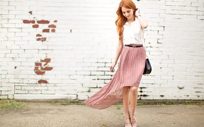 BLUSHING IN PLEATS